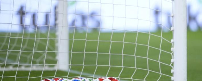 韋(wéi)尔梅开二度，皇家马德里女足重返歐(ōu)冠区！