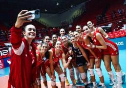 欧冠女排(pái)爆冷！伊萨奇巴希遭(zāo)逆转