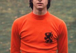 探讨欧冠史上最(zuì)强球(qiú)队，谁能(néng)与荷蘭(lán)相媲美？