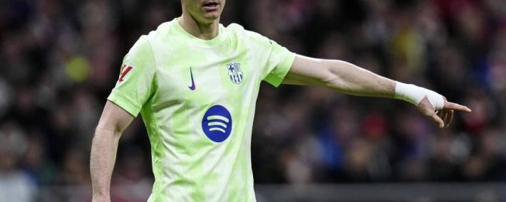 基米希乌龙！拜仁上次在欧冠乌龙，还是8-2巴萨一(yī)役的阿拉巴