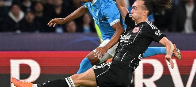 足球丨欧冠：那不勒斯平法兰克福