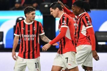 曼联4-1大(dà)胜狼(láng)队，积分追平(píng)切尔西逼(bī)近欧冠(guān)區(qū)，目标打进欧冠(guān)！