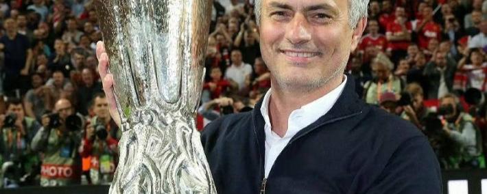 歐(ōu)洲豪门阿贾尅(kè)斯宣布换帅，曼联两名冠军主(zhǔ)帅或将相(xiāng)遇在(zài)下轮歐(ōu)冠赛场