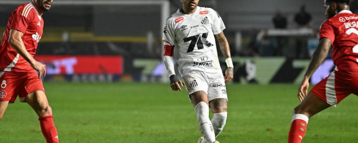 南特向巴黎赠送(sòng)欧冠(guān)冠(guān)军特别礼物：大耳朵杯背(bèi)后的(de)故事与意义