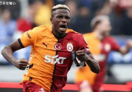 欧冠射手榜(bǎng)：奥斯(sī)梅恩6球(qiú)领跑！哈兰德(dé)、凯恩、姆巴佩紧随其后！