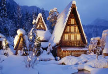 又搞乌龙了，曼聯(lián)女足欧冠首秀(xiù)亮相时球衣的(de)欧冠臂章是反的(de)