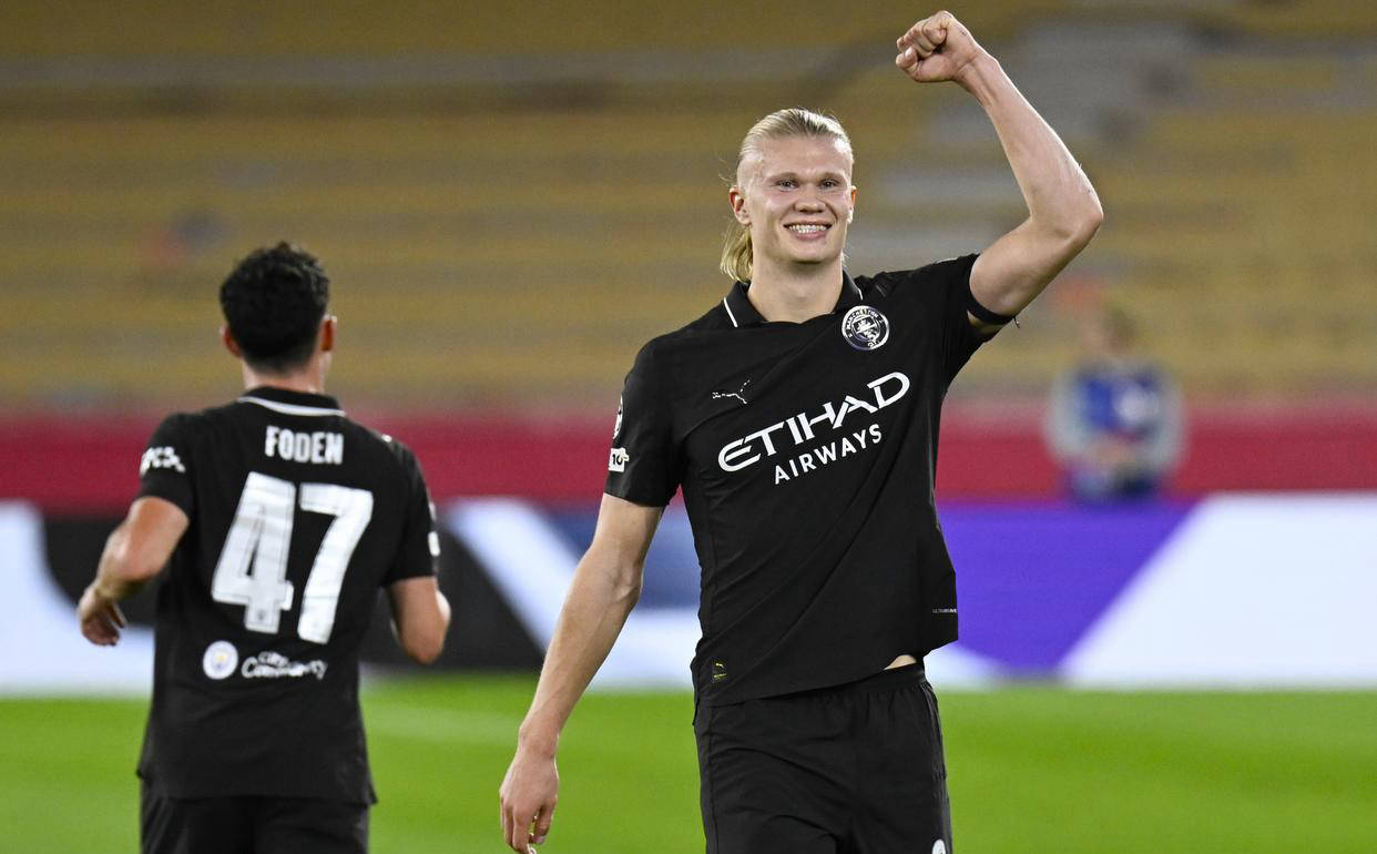 哈兰德梅开二度，曼城遭点球绝平欧冠战