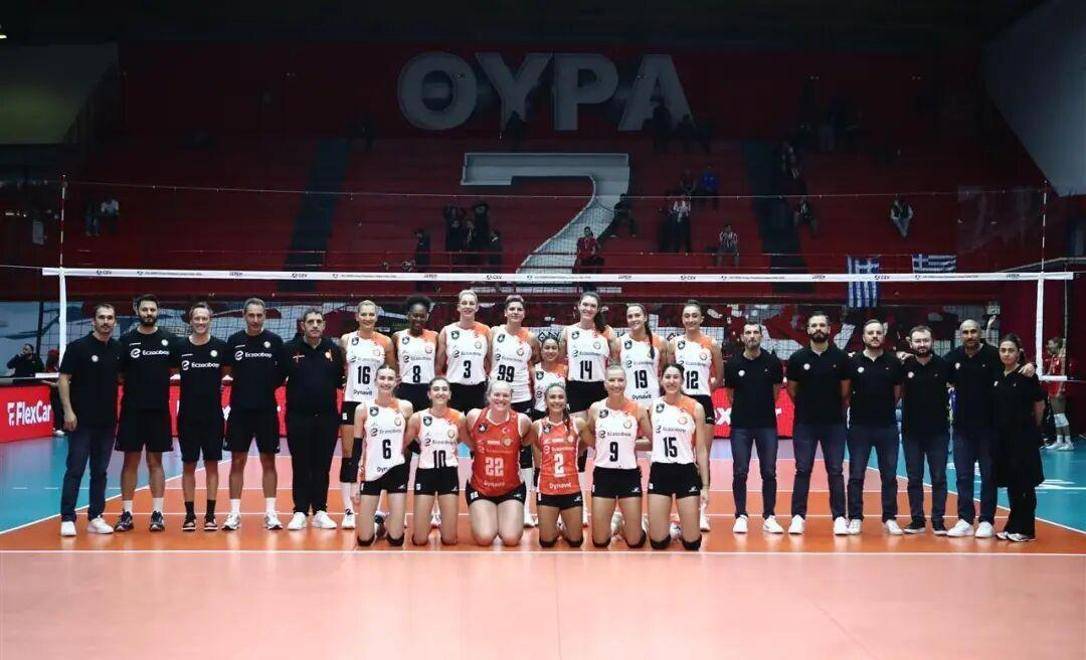 欧冠女排(pái)爆冷！伊萨奇巴希遭(zāo)逆转