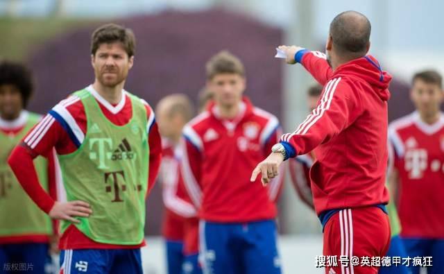 皇马阿隆索的命運(yùn)掌握在恩師(shī)瓜迪奥拉的手中!欧冠一战决定去畱(liú)!