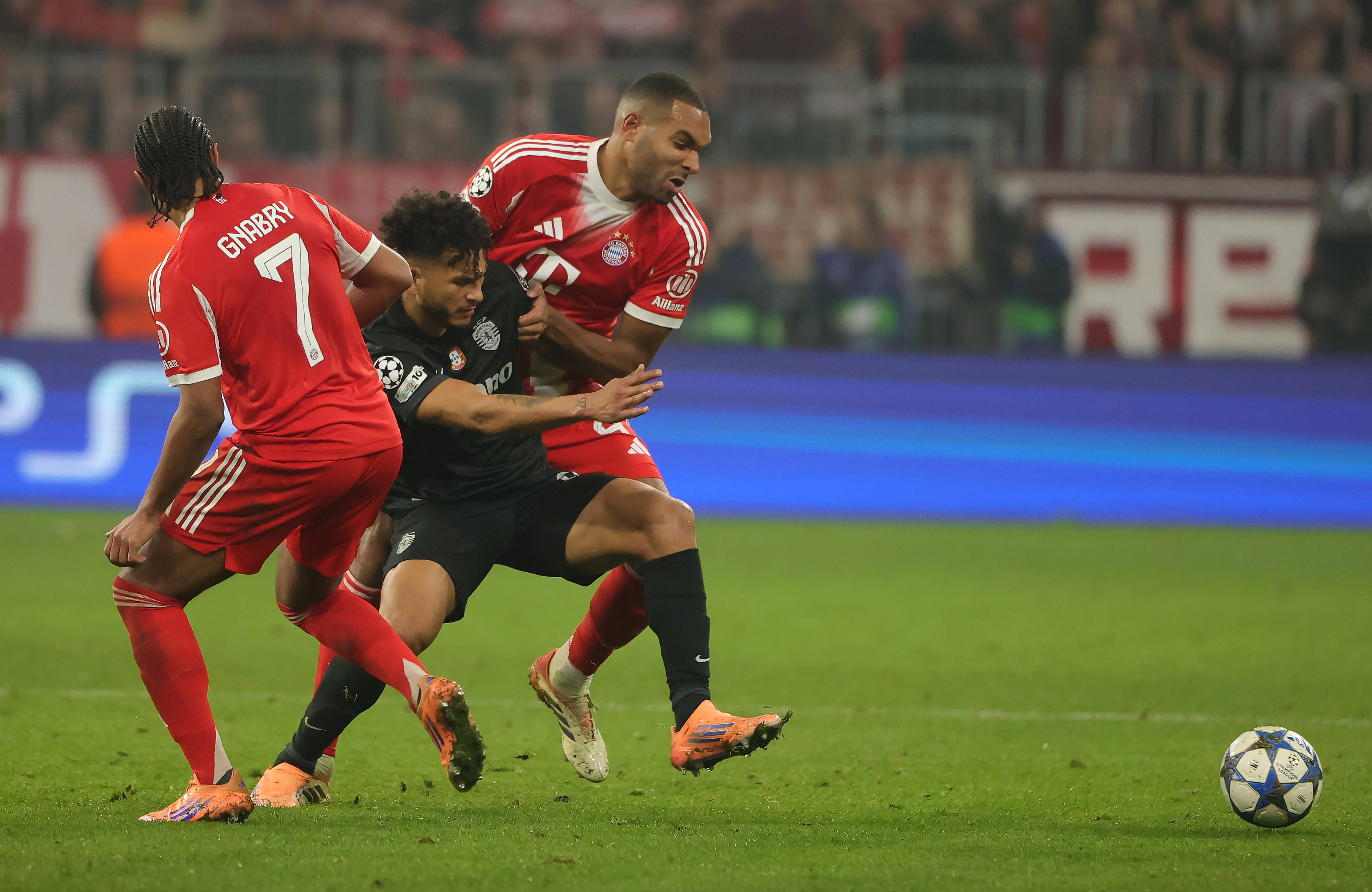 （躰(tǐ)育）足球——欧冠：拜仁(rén)慕尼(ní)黑胜里斯本竞技