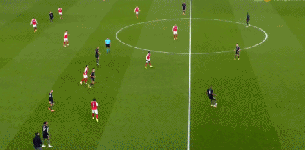 诺伊尔致命失误,阿森(sēn)纳3-1送拜仁賽(sài)季(jì)首敗(bài),英超欧冠双线领跑