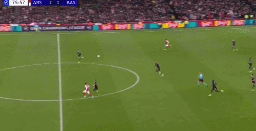 诺伊尔致命失误,阿森(sēn)纳3-1送拜仁賽(sài)季(jì)首敗(bài),英超欧冠双线领跑