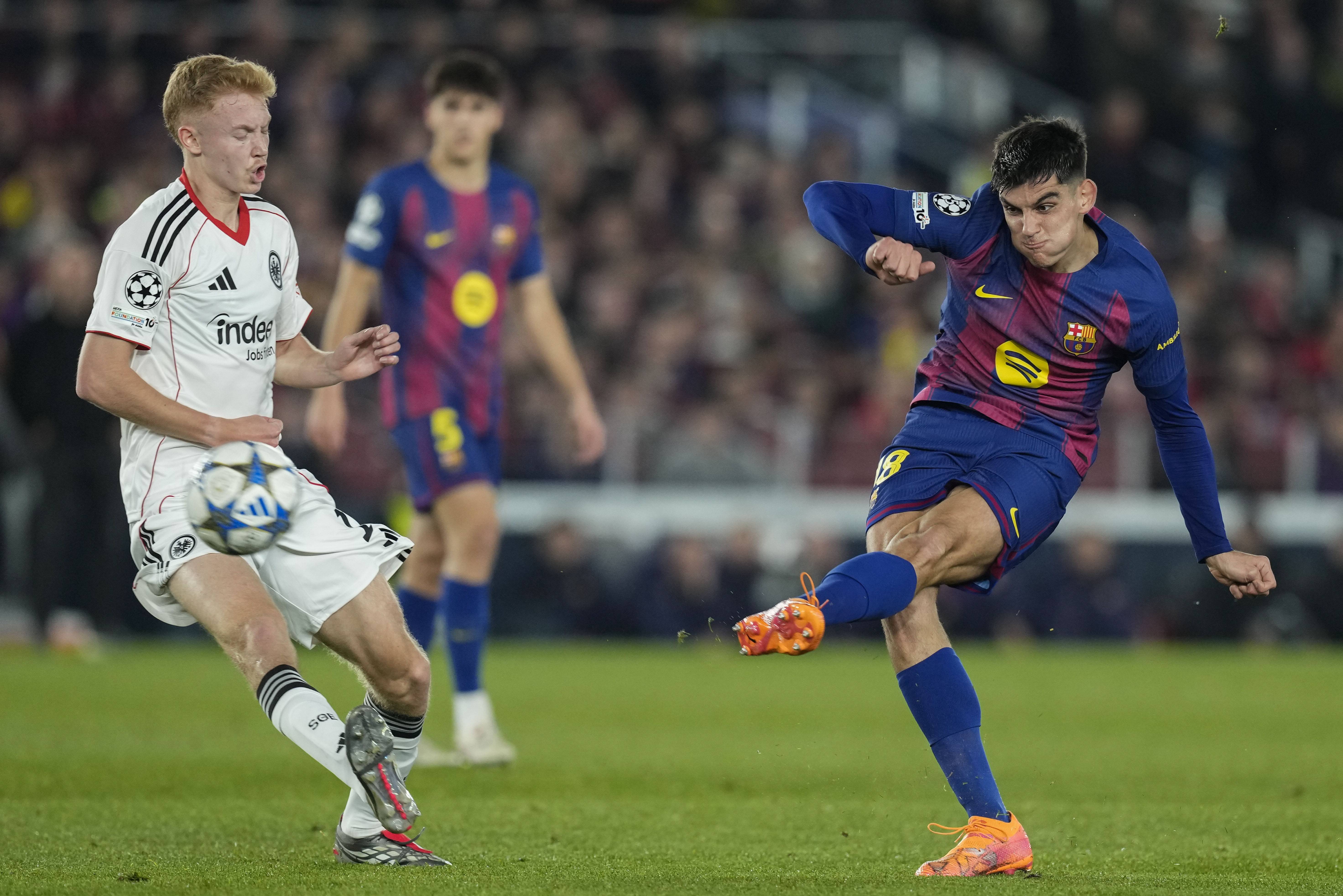 (外(wài)代二线)足球——欧冠(guān)联赛:巴萨胜法兰克福