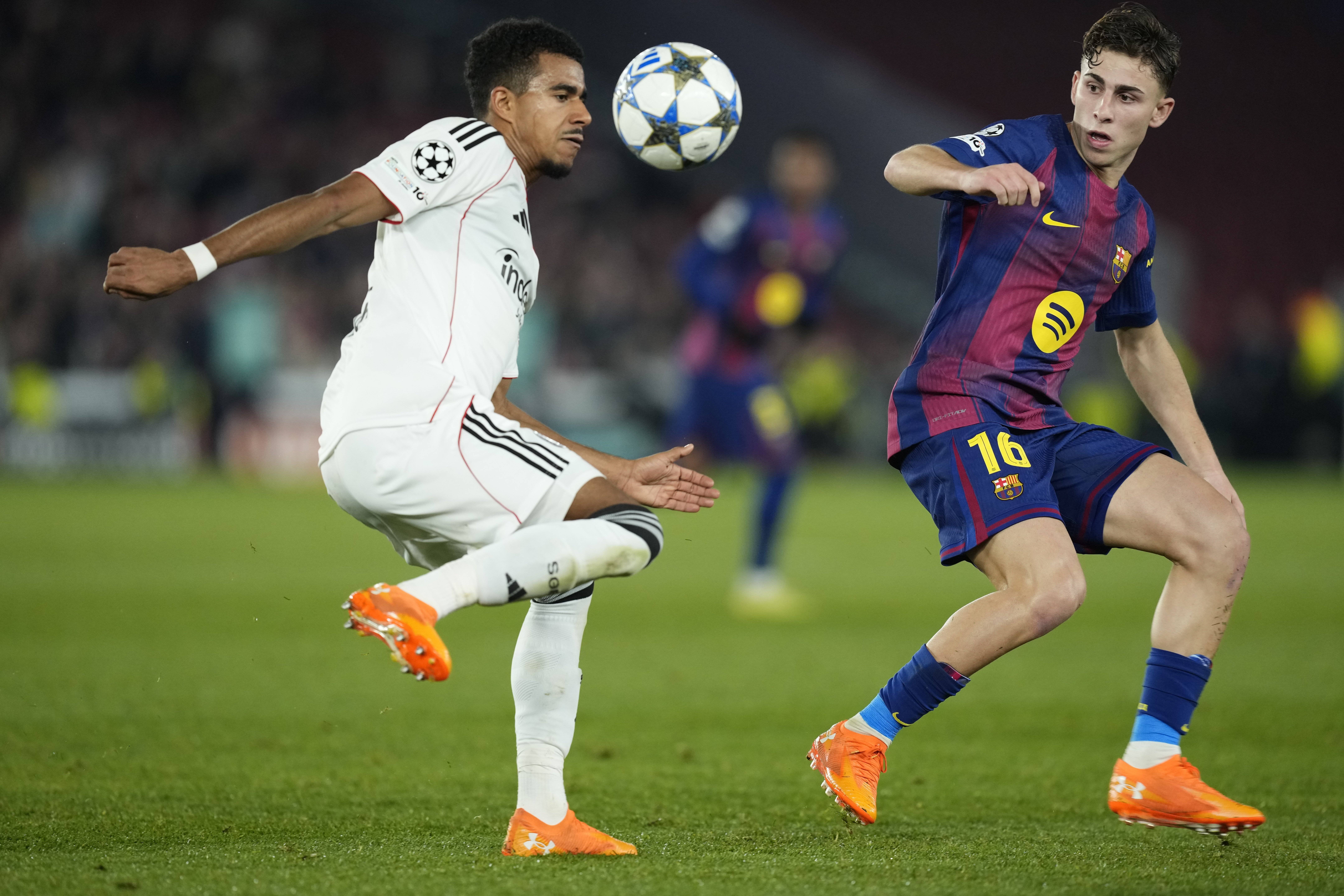 (外(wài)代二线)足球——欧冠(guān)联赛:巴萨胜法兰克福