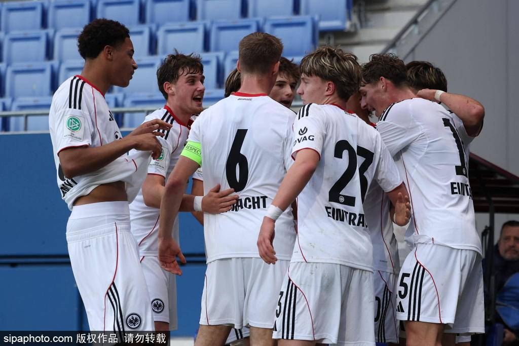 加维重返欧冠有望!巴薩(sà)天才少(shǎo)年康复进程喜人,2月或迎(yíng)惊喜回归