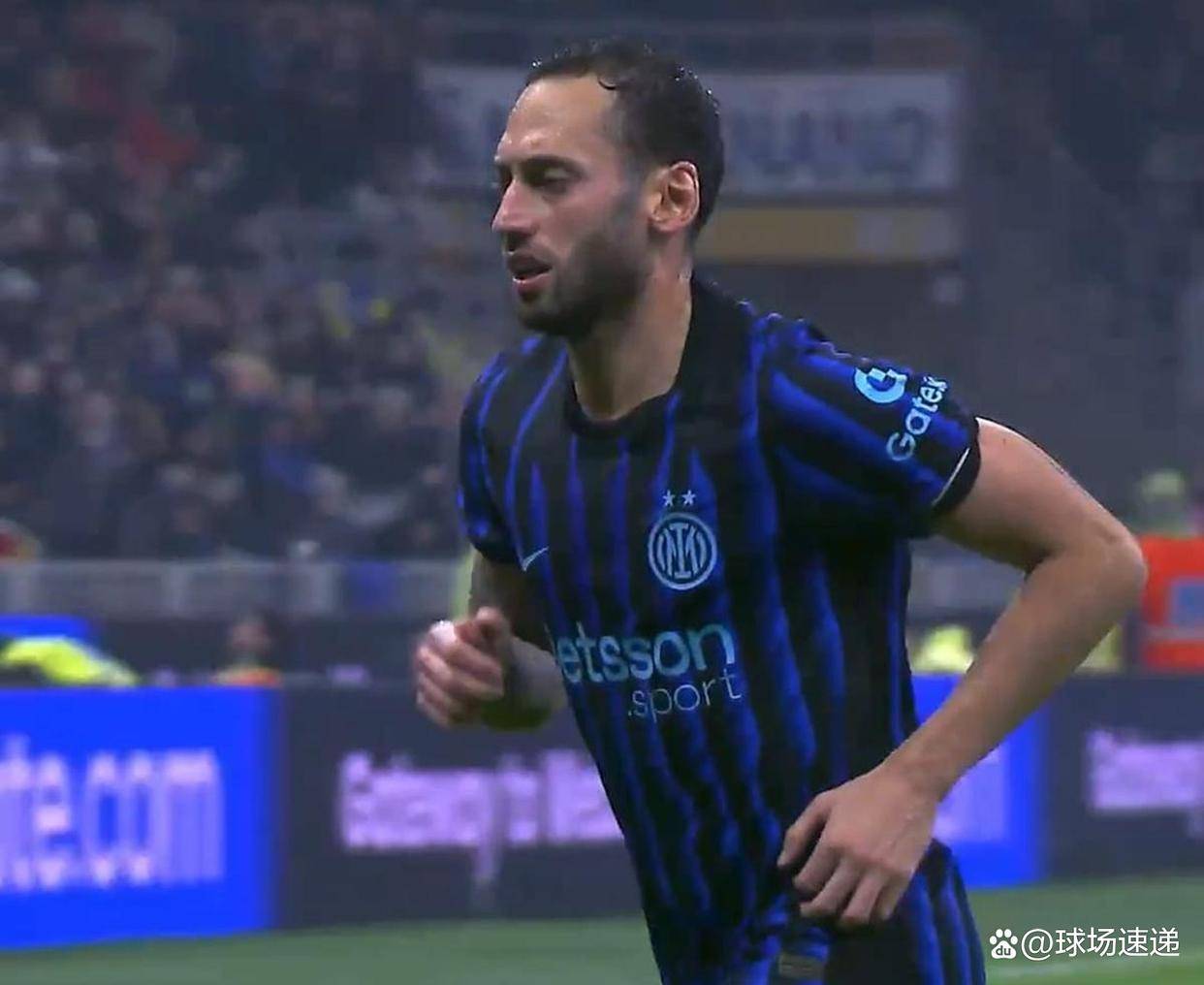 恰尔汗奥卢梅开二度,國(guó)际米兰主场三球轻取佛罗伦萨