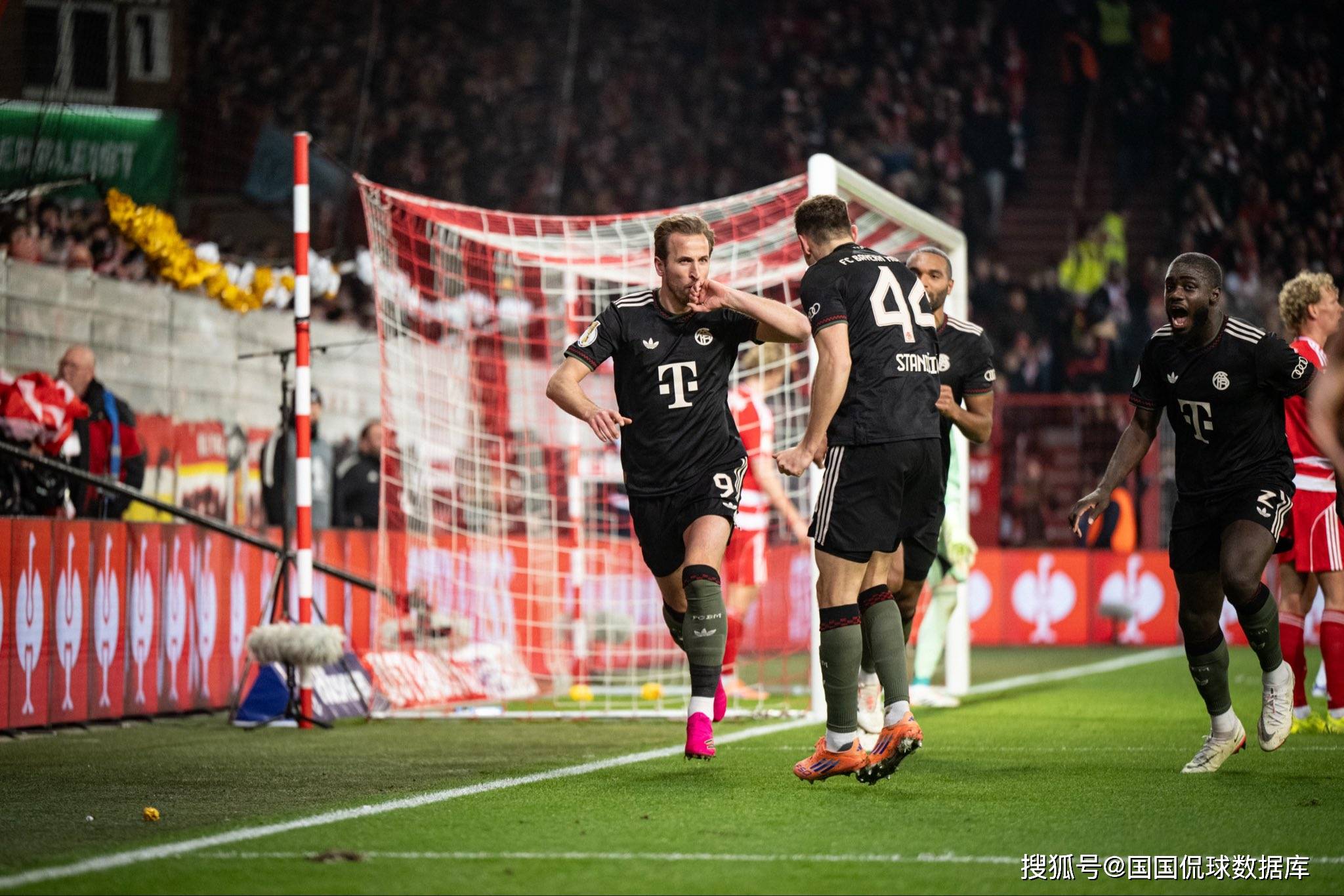 歐(ōu)冠前瞻比(bǐ)分(fēn)预测:拜(bài)仁慕尼黑VS里斯(sī)本,曼联,AC米兰全部拿下!