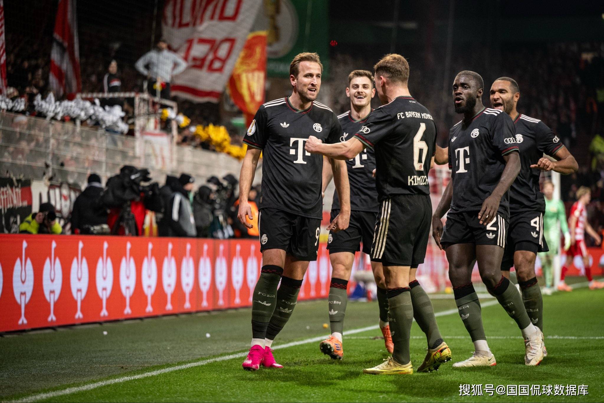 歐(ōu)冠前瞻比(bǐ)分(fēn)预测:拜(bài)仁慕尼黑VS里斯(sī)本,曼联,AC米兰全部拿下!