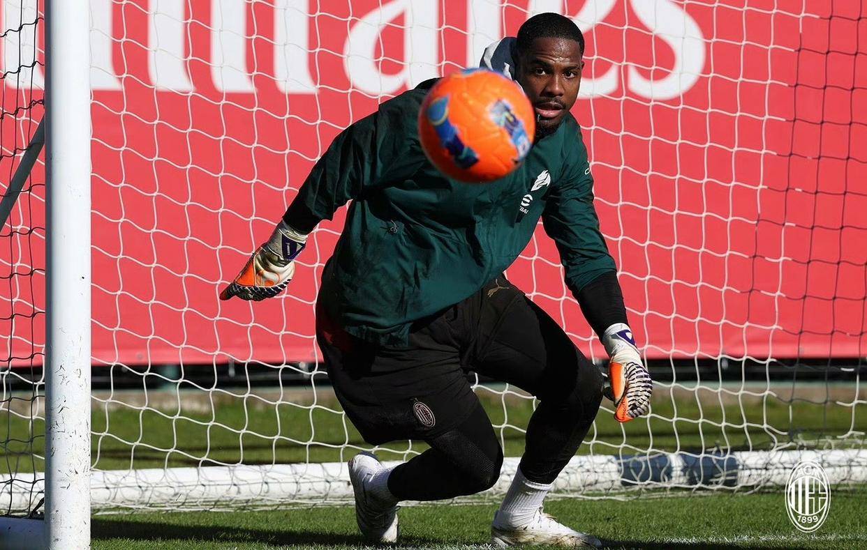 迈尼昂重回巅峰,守門(mén)员教练功(gōng)不可没,富拉尼出尔反尔致(zhì)续约停摆