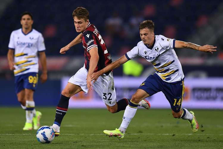 里尔对阵里昂，吉(jí)鲁与拉卡澤(zé)特同门德比，里尔进攻猛(měng)獸(shòu)但防守隐患(huàn)，爭(zhēng)夺欧冠资格