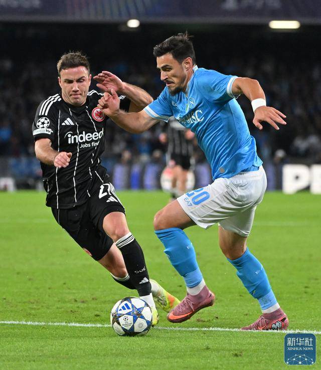 足球丨欧冠：那不勒斯平法兰克福