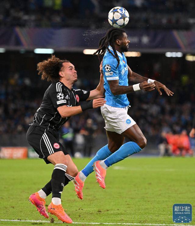 足球丨欧冠：那不勒斯平法兰克福