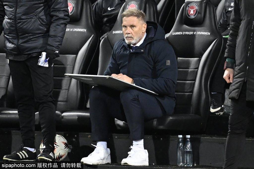 2025年(nián)職(zhí)业联赛视频助理裁判培训会议在上海召开:裁判新风向标