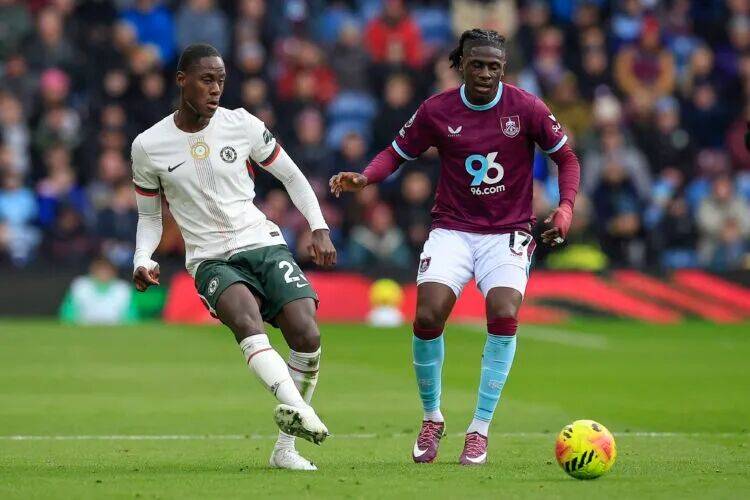 切尔西赢球不(bù)足喜(xǐ)：首(shǒu)发双前(qián)锋0射正 欧冠(guān)踢巴萨該(gāi)换人了