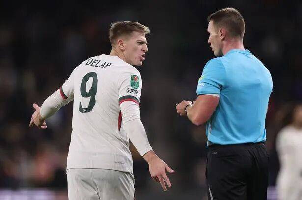 切尔西赢球不(bù)足喜(xǐ)：首(shǒu)发双前(qián)锋0射正 欧冠(guān)踢巴萨該(gāi)换人了