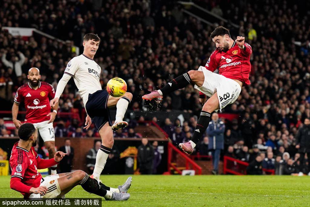 曼联对纽卡：节礼日之战的(de)背后逻辑与欧冠扩军的(de)影响